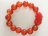 Vòng tay phong thủy đá mã não đỏ mặt tỳ hưu